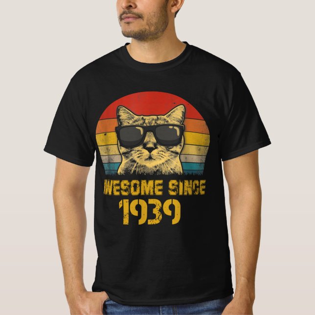 Fantastisk sedan 1939 födelsedag Gift Cat Lover 19 T Shirt (Framsida)