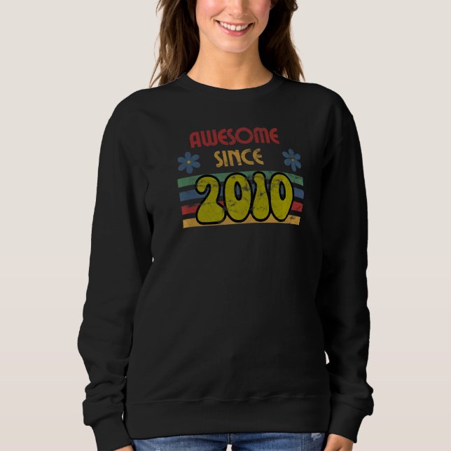 Fantastisk sedan 2010 års ålder Retro Distres T Shirt (Framsida)