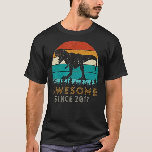 Fantastisk sedan 2017 5:e födelsedag Dinosaur 5 år T Shirt (Framsida)