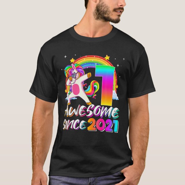 Fantastisk sedan 2021 Dabbing Unicorn 1St Birthday T Shirt (Framsida)