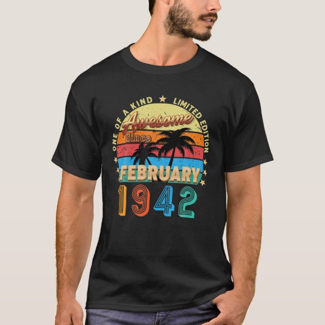 Fantastisk sedan februari 1942 80:e födelsedagen B T Shirt (Framsida)