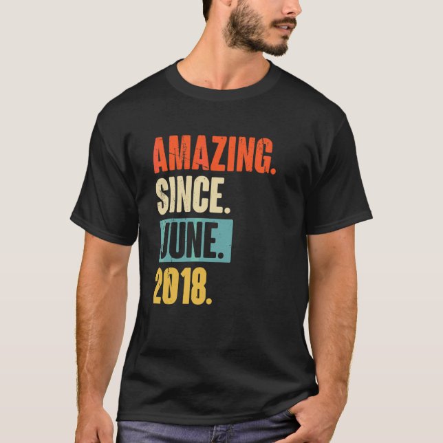 Fantastisk sedan juni 2018 4 år gamla 4e födelseda t shirt (Framsida)