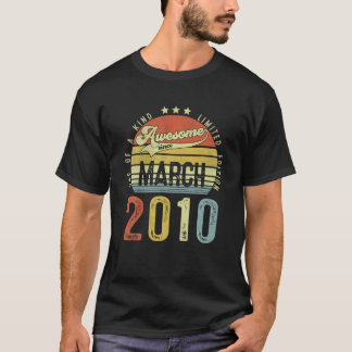 Fantastisk sedan mars 2010 Vintagen 12:e födelseda T Shirt