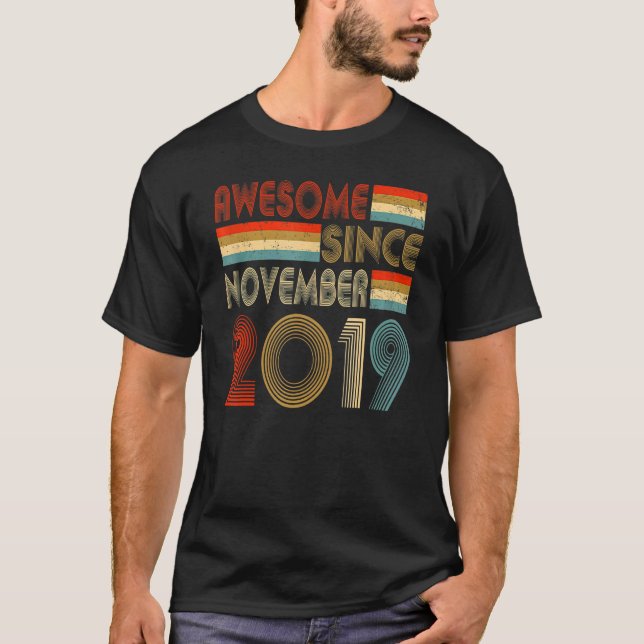 Fantastisk sedan november 2019 Tredje födelsedagen T Shirt (Framsida)
