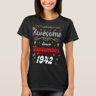 Fantastisk sedan september 1942 Födelsedagsblommor T Shirt