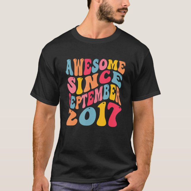 Fantastisk sedan september 2017: 5 år Retro 5:e bi T Shirt (Framsida)