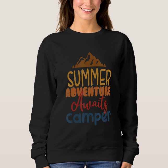 Fantastisk sommar Äventyr Awaits Camper Camping De T Shirt (Framsida)