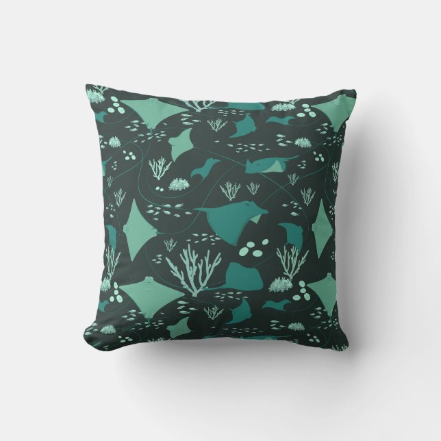 Fantastisk Stingrockor Underwater Black Blue Kudde (Framsida)