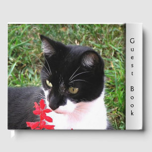 Fantastisk Tuxedo Cat in Garden Anpassningsbar Tex Gästböcker
