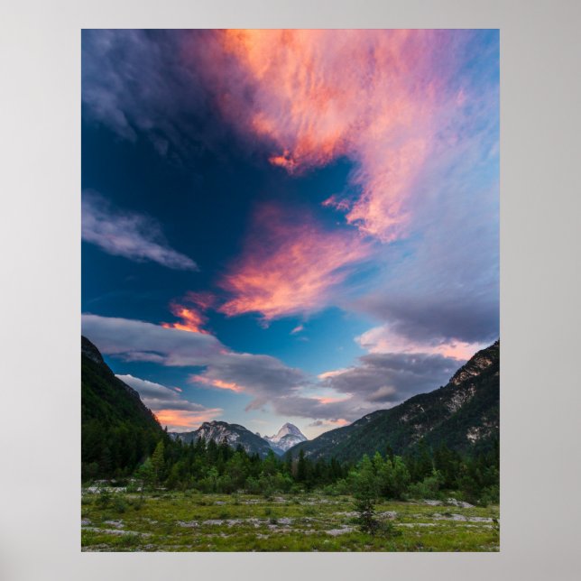 Fantastiska solnedgångsmoln över berget Mangart Poster (Framsidan)