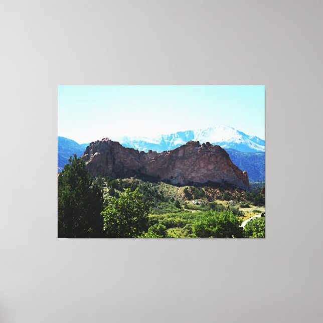 Fantastiskt bergslandskap Wrapped Canvas Art (Framsida)