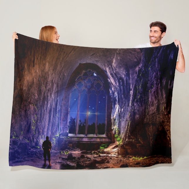 FANTASY CAVERN FLEECEFILT (På plats)