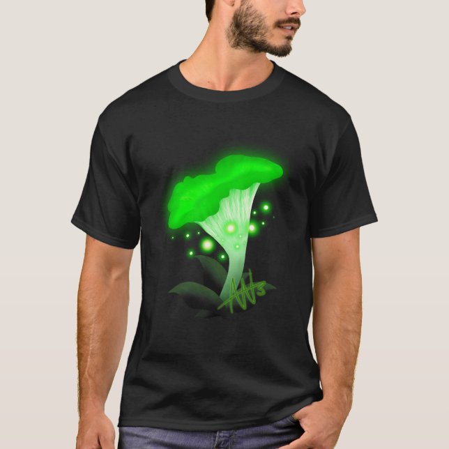 Fantasy Chanterelle Glowing Grönt Mushroom T Shirt (Framsida)