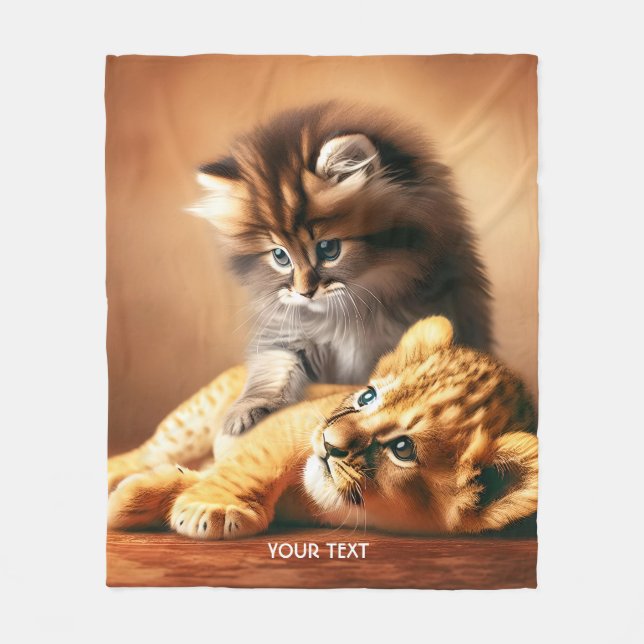 Fantasy Cute Kitten leker med tigern Fleecefilt (Framsidan)