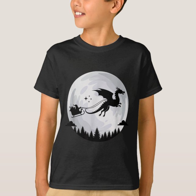 Fantasy Dragon Moon Sleigh, Santa Pulled By Dragon T Shirt (Framsida)