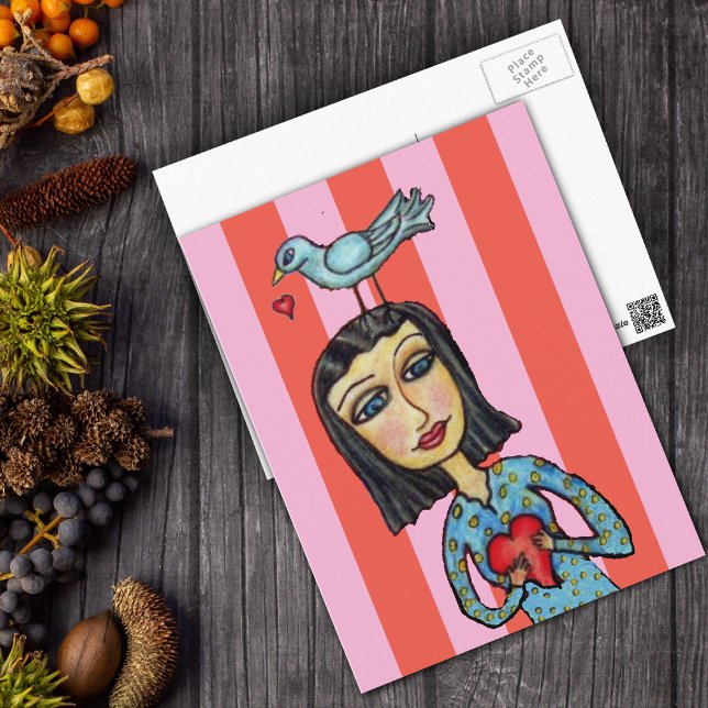 Fantasy Folk Art Dam Bluebird Hearts Kärlek Vykort (Lady holding red heart with bluebird standing on her head on pink red striped postcard.)