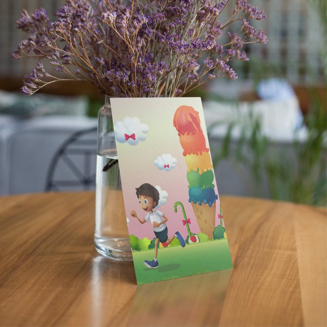 Fantasy Ice Cream Cone med Lycklig Running Boy Inbjudningar (Skapare uppladdad)