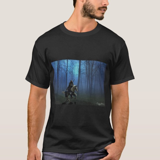 Fantasy Medieval Knight om Horseback i Moonlight T-shirt (Framsida)