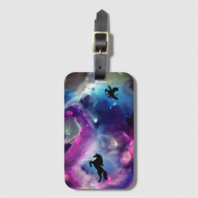 Fantasy Space Nebula Unicorn Dragon Rosa blue Bagagebricka (Framsida vertikal)