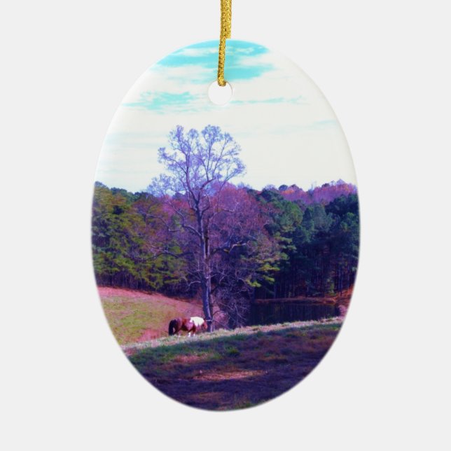 Far Away Horse i Lila Fält Julgransprydnad Keramik (Framsidan)