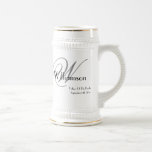 Far i Bride Gift Classic Monogram Rustic Sejdel<br><div class="desc">Brudens sida ger Far av Bride Gift Classic Monogram Script Personlig Namn Rustic Chic White Beer Stein. Klicka på Anpassa den här mallen för att anpassa den med Monogram Initial, först namn (max. 11 brev) och giftermål-datum snabbt och enkelt. Far i Bride Gift Classic Monogram Rustic Beer Stein är en...</div>