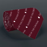 Far i Groom Repeat White Text Burgundy Slips<br><div class="desc">Den här roligtens burgniga eller maronhalsen på färgaden är perfektens tillbehör till far på brudgummen vid bröllop. Den har en enkel men ändå elegant utformning med ord "Far i Groom" skriven i ett sofistikerat, vitt teckensnitt och upprepad i ett diagonalt mönster med diamantseparatorer. Perfekten är ett sätt att både tacka...</div>