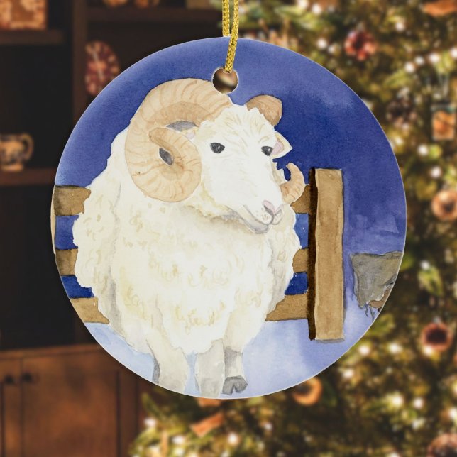 Får med klipphorn (Friendly Beasts Series) Julgransprydnad Keramik (Sheep Friendly Beasts ornament hanging in front of a Christmas tree in a living room)