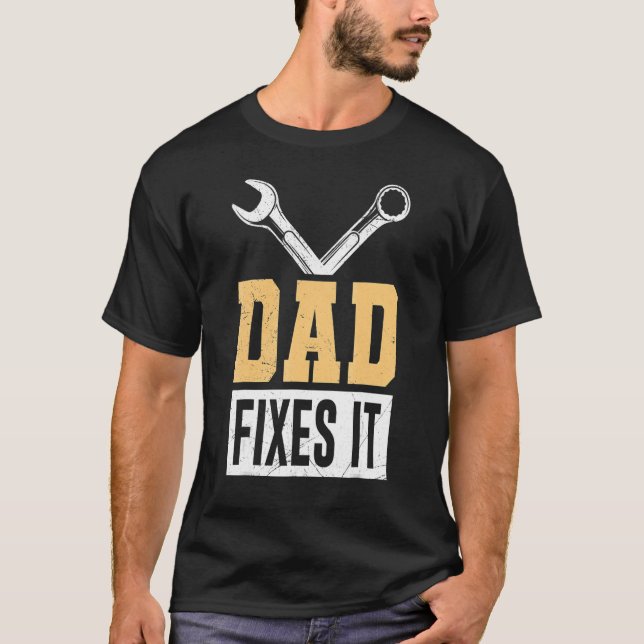 Far reparerar skevningens hobbyist Pappa gör det T Shirt (Framsida)