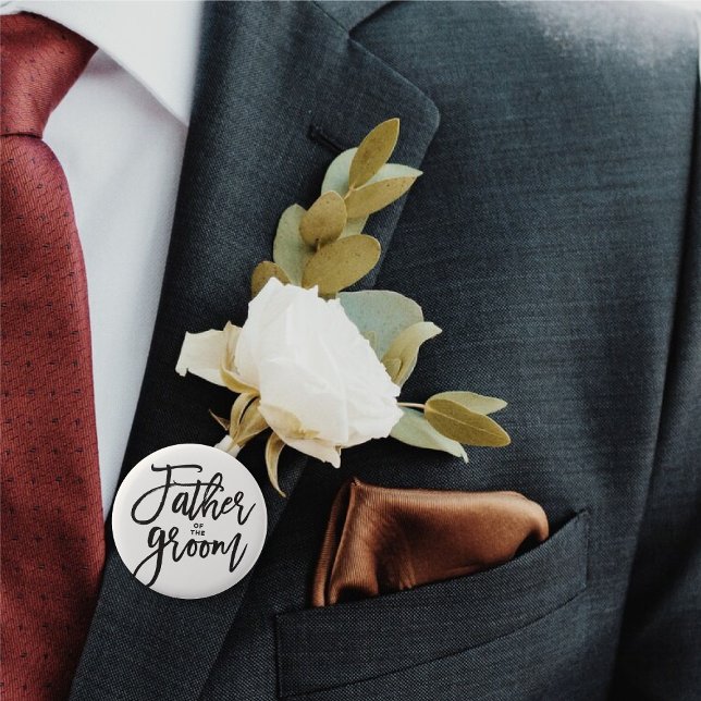 Far vid Groomborsten Bröllop Brudens sida Knapp ('Father of the Groom' Bow Tie Brush Script Calligraphy Wedding Rehearsal Button @ fatfatin_blue_knot)