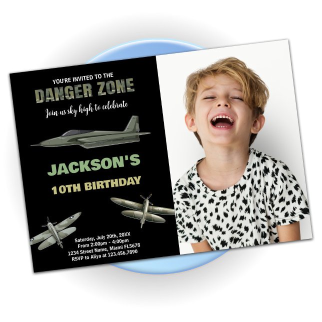 Fara med att bekämpa Jet-födelsedagsinbjudningar m Inbjudningar (Danger Fighter Jet Birthday Invitations With Photo)