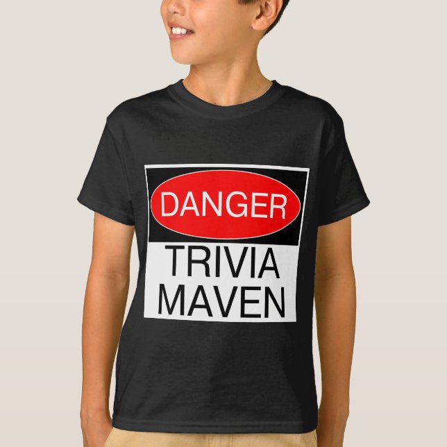 Fara - Trivia Maven Rolig Trivia Natt T-Shirt (Framsida)