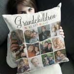 Farbarn gör livet stort | Fotokollage Kudde<br><div class="desc">Unik barnbarn 12-fotosamlingskudde gör perfekten till vilken morförälder som helst med texten "GRANDCHIDREN MAKE WORLD GRAND" på baksidan av kudden är personlig med ett budskap och vem som kommer från det. Du kan ändra teckensnittet stilar, storlek och bakgrund färg genom att klicka på den anpassade länken efter att du har...</div>