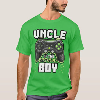 Farbror i födelsedagspojken som matchar videospele t shirt