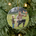Farbror | Sentimental Photo Keepsakjulen Julgransprydnad Keramik<br><div class="desc">Denna farbror | Sentimental Photo Keepsak jul Ceramic Ornament är perfekten för att hedra det speciella bandet mellan en morbror och hans brorson eller systerdotter. Med en hjärtslitande bild och personlig tillför den här prydnaden en personlig beröring till alla Julgran. Det rörande budskapet: "För att ljud är en brottslingspartner tycker...</div>