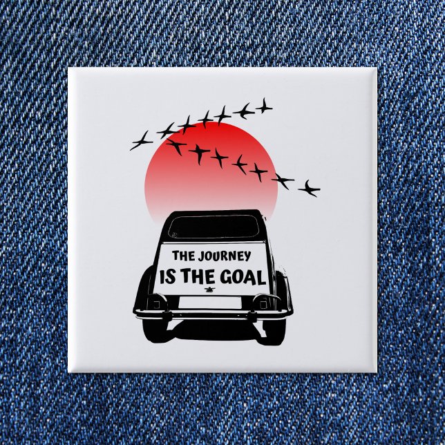 Färden är målet Solnedgång - äldre 2CV Knapp (2CV Button in White with a Red Sunset and Birds Illustration)