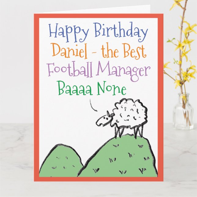 Fårdesign Grattis på födelsedagen till en fotbolls Kort (Gul blomma)