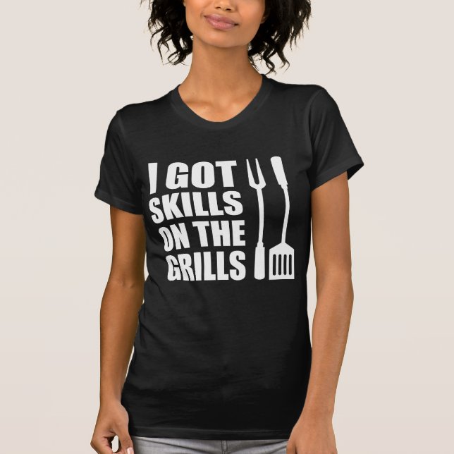 Färdigheter På Grillarna (PÅ MÖRK) Tee Shirt (Framsida)