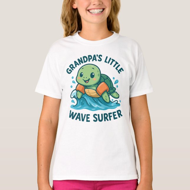 Farfars lilla våg Surfer Cute Turtle T Shirt (Framsida)