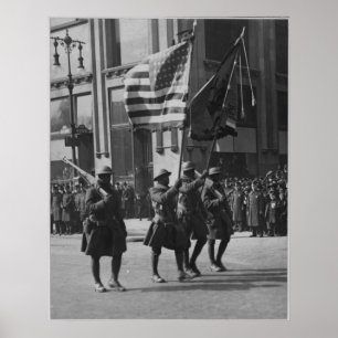 Färg av Berömdens 369:e infanterium i Parad Poster