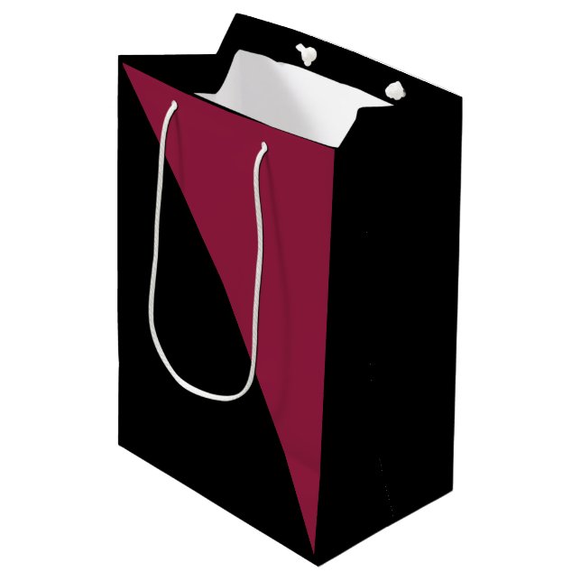 Färg Block Gift Bag (Black & Berry Red) (Framsidan Vinklad)