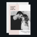 Färg-block med modern typografi Spara Datumet<br><div class="desc">Rosa Färg Block med modern typografi Photo Spara datum meddelande. Anpassadet sparar datumet med modern typografi med  och vit färg-blockbakgrund. Denna moderna besparing är perfekt för alla bröllop-teman. Andra färg finns tillgängliga.</div>