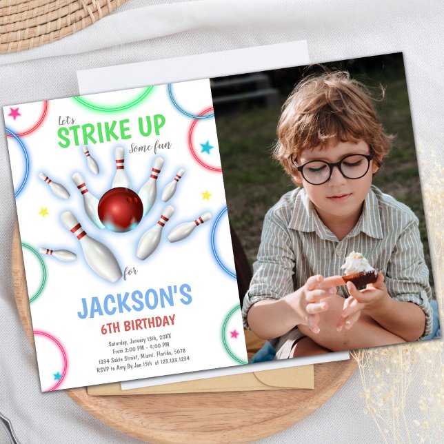 Färg Bowling Birthday-inbjudningar med foto Inbjudningar (Colors Bowling Birthday Invitations with photo)