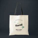 Färg Hawaii Destination Wedding Bag. Tygkasse<br><div class="desc">Bröllop helg hälsar med sig en presentpåse för gäster från byn till bröllop, med en bild av Hawaii. Du kan redigera färg för vilken del som helst av den här designen och flytta hjärtat till bröllop. Om du vill ändra färg klickar du på Anpassa och "redigera med verktyg i designen"....</div>