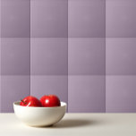 Färg lila dammiga lavender kakelplatta<br><div class="desc">Fast,  enkelt färg lila dammiga lavender-design.</div>