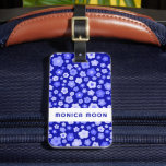 Färga Daisy Mönster Cute Bold Blue ANPASSNINGSBAR Bagagebricka<br><div class="desc">Ändra text,  teckensnitt och färg så att det blir ditt eget. Hand plockade av mig för dig. Kolla min butik för mer bagagemärkning eller säg till mig om du vill ha någon anpassningsbar!</div>