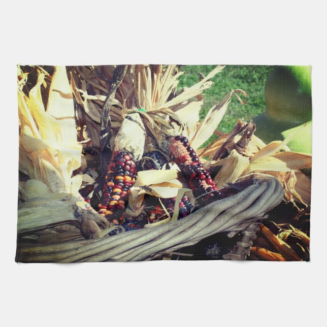 Färgad indisk Maj i Wicker Basket-fall Kökshandduk (Horisontell)