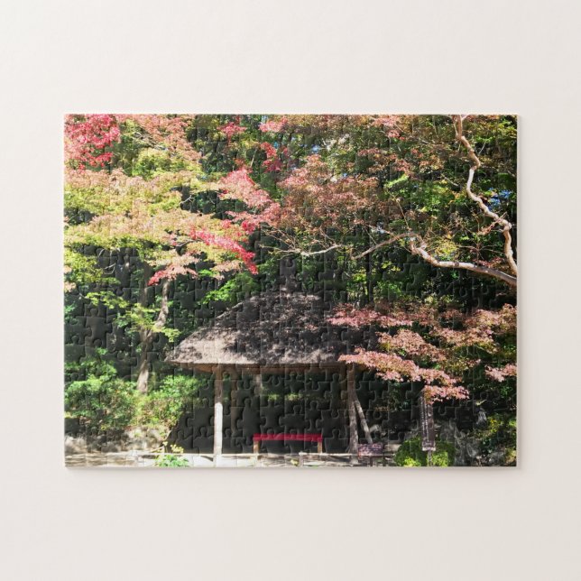 Färgad Maple Träd och Rest House Pussel (Horisontell)