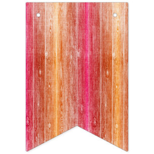 färgad trävägg vimplar