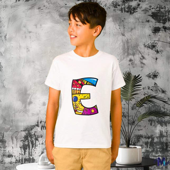 Färgämnen och Roligt Monogram E Tribal och Doodle T Shirt (Skapare uppladdad)