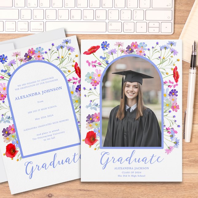 Färgämnet Wildblomma Snyggt Arch Student Photo Meddelande (Modern wildflower arch grad photo high school graduation announcement card colorful boho floral)